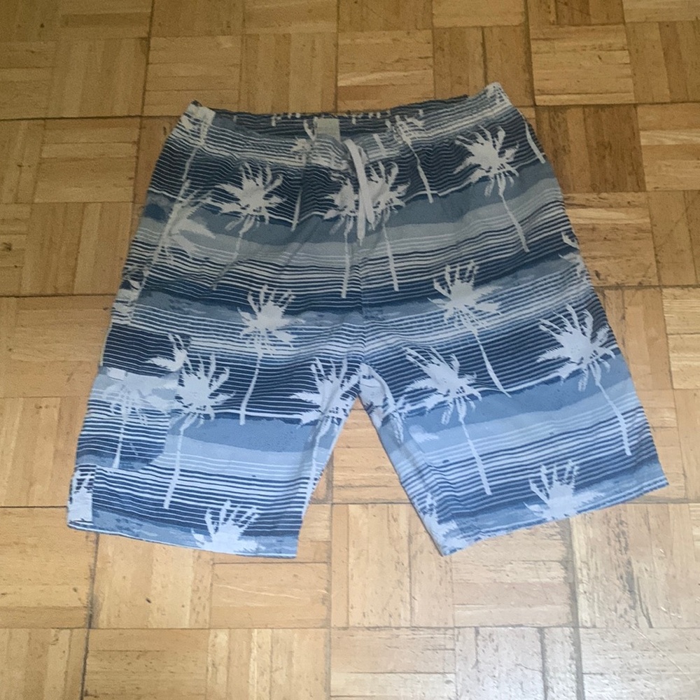 Selling men swimming trunks any questions ask 💕🌸
